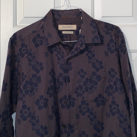Tommy Bahama Button Up - Picture 3 of 4
